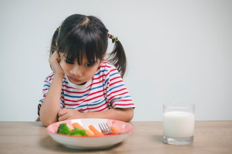 masalah sensori pada anak, tanda anak gangguan sensori, red flag anak, tumbuh kembang anak, sensory processing disorder, anak picky eater, anak hiperaktif, tips bunda muda